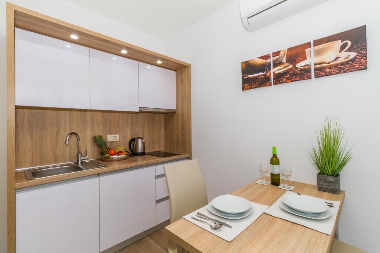 ביוגראד נה מורו Villa Astoria מראה חיצוני תמונה