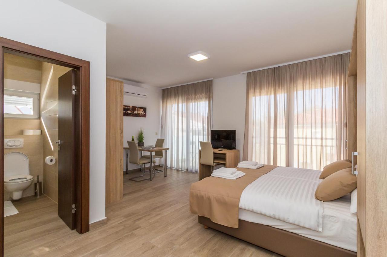 ביוגראד נה מורו Villa Astoria מראה חיצוני תמונה