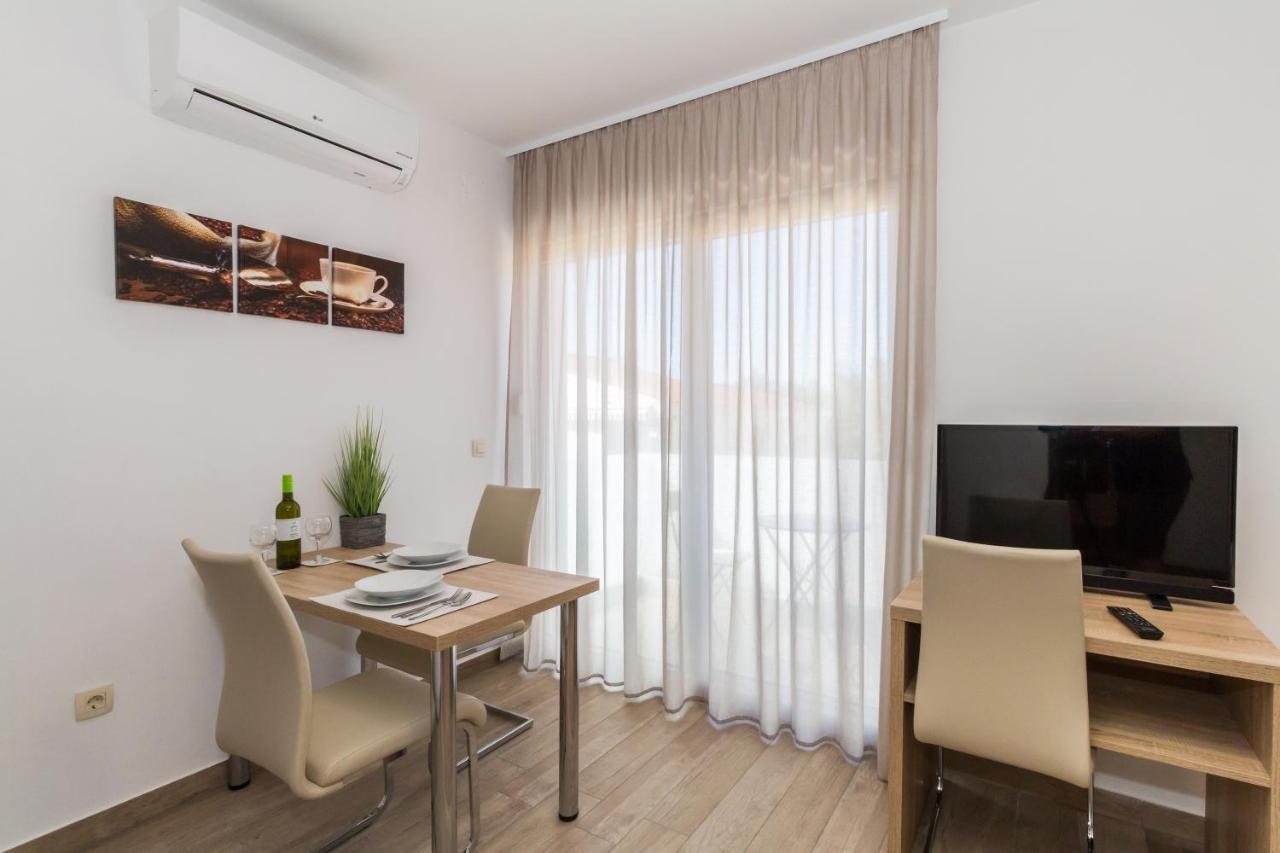 ביוגראד נה מורו Villa Astoria מראה חיצוני תמונה
