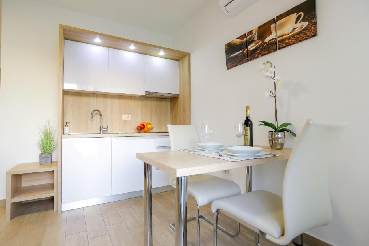 ביוגראד נה מורו Villa Astoria מראה חיצוני תמונה